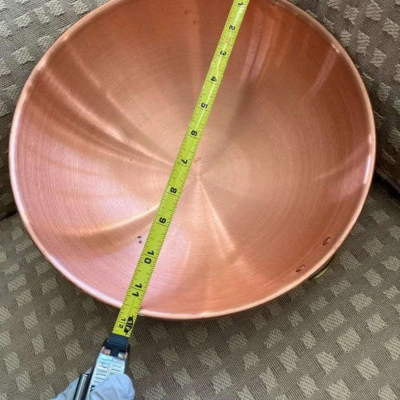 Round bottom Copper Mixing Bowl with brass ring. 11” inches across - Picture 4 of 12